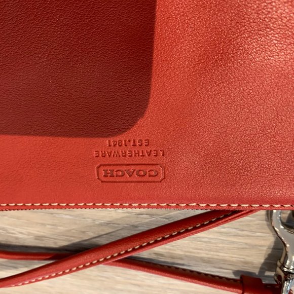 NWT COACH LEATHER SKINNY RED WRISTLET - Picture 2 of 6